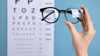 Gözlüğü kim, ne zaman icat etti? Gözlüğü ilk kim buldu?