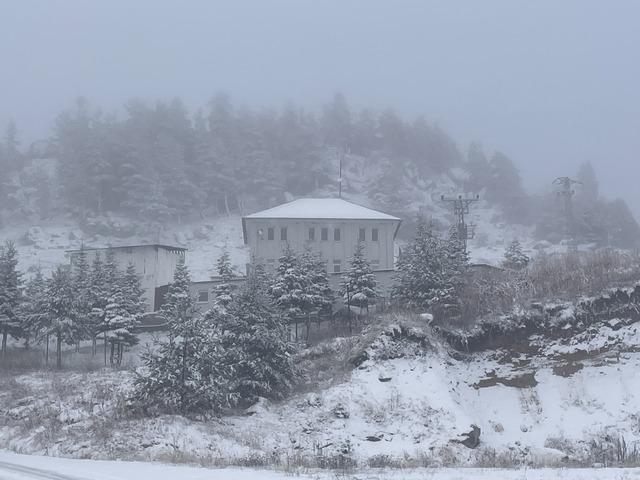 Bolu nun yüksek kesimlerinde kar yağışı etkili oldu 5