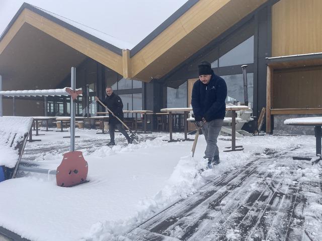 Bolu nun yüksek kesimlerinde kar yağışı etkili oldu 2
