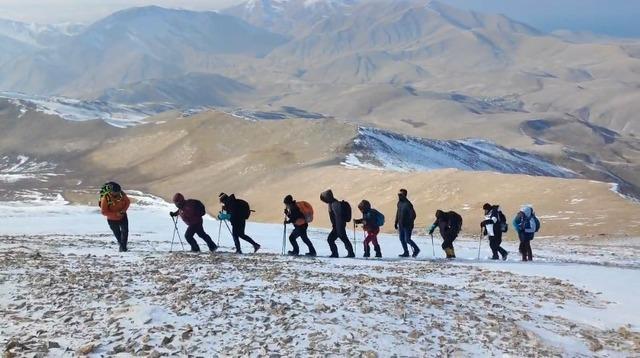 Doğaseverler 3 bin 395 rakımlı Vivara Dağı’nda zirve yaptı 5