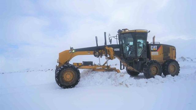 Varto’da 8 köy yolu ulaşıma kapandı