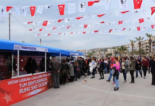 Kuşadası’nda şehitler için lokma ve pilav hayrı