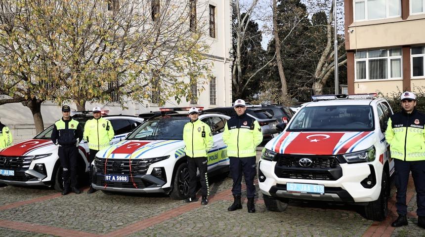 Sinop'ta jandarma ve emniyet teşkilatına tahsis edilen 19 yeni araç hizmete alındı