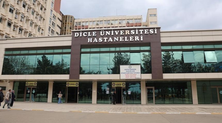 Bıçak parası aldığı için 15 yıla kadar hapis talebi  ile dava açılmıştı, görevine geri döndü