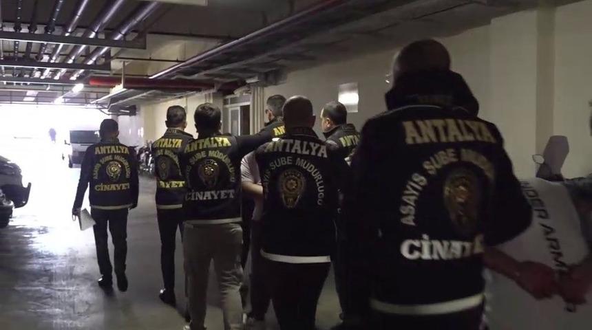 Antalya&rsquo;da 40 bin TL karşılığı silahlı saldırıya 2 tutuklama