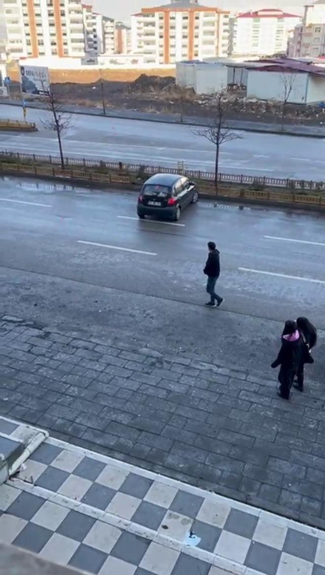 Erzurum’da gizli buzlanma trafik kazalarına neden oldu 1