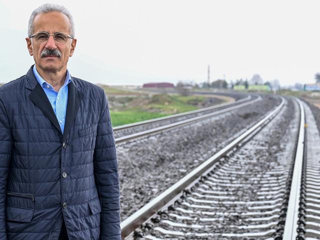 Bakan Uraloğlu: Suriye sınırındaki demir yolu hattını ayağa kaldırıyoruz