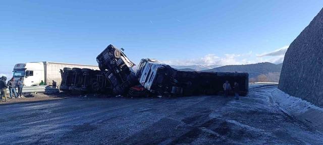 Ardahan’da zincirleme kaza 2