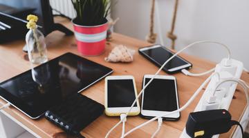 Telefonunu sürekli şarjda tutanlar dikkat! İşte pil ömrü gerçeği