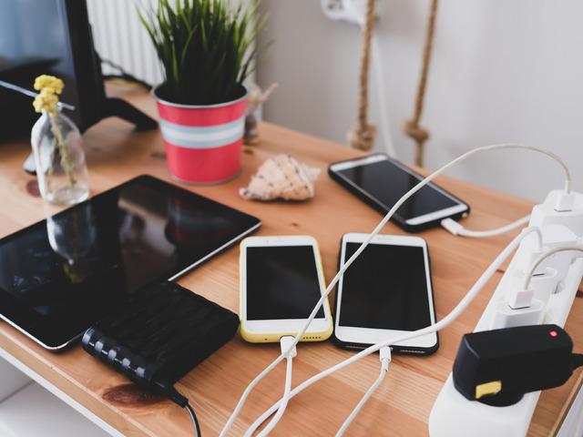 Telefonunu sürekli şarjda tutanlar dikkat! İşte pil ömrü gerçeği