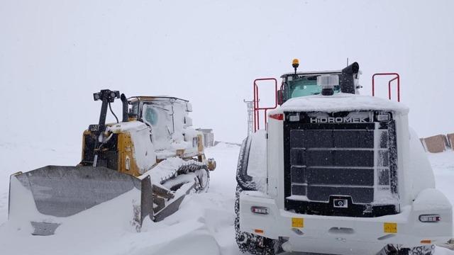 Şırnak’ta kar yolları kapattı, beyaz esaret başladı