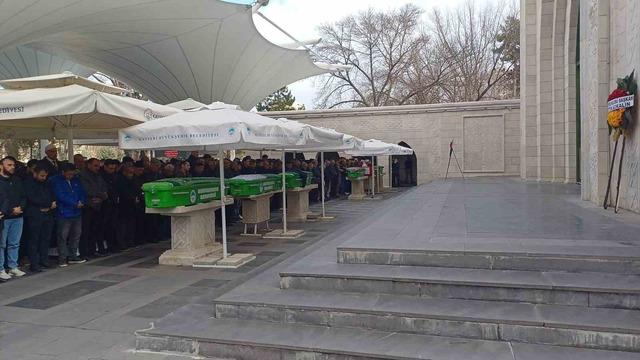 Trafik kazasında hayatını kaybeden genç üsteğmen toprağa verildi 5