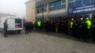 Kalp krizi geçiren polis memuru hayatını kaybetti