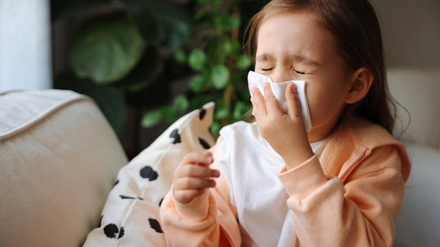 Bir günde tek okulda 170 hasta öğrenci: Bazısı hastaneye bile yattı! Hepsi bu virüs yüzünden 'Mutasyona uğradı'