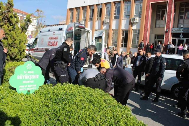 Boşanma duruşmasından çıktı, eşini sırtından bıçakladı 3