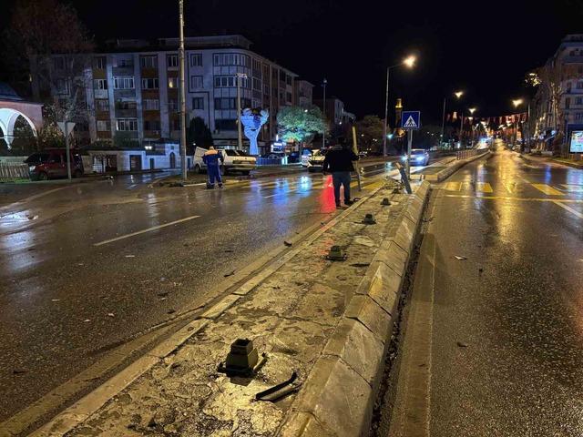 Alkollü ve ehliyetsiz kadın sürücü dehşet saçtı 2