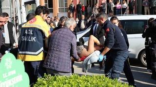 Eşini adliye önünde bıçakladı: Saldırı anı an be an güvenlik kamerasında!