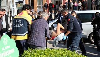 Eşini adliye önünde bıçakladı: Saldırı anı an be an güvenlik kamerasında!