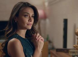 Aşka geldi! Sevgilisini öpmeye doyamadı  