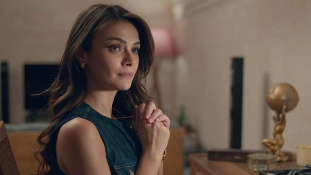 Uzak Şehir'in Alya'sı Sinem Ünsal aşka geldi! Sevgilisini öpmeye doyamadı 