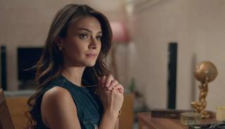 Aşka geldi! Sevgilisini öpmelere doyamadı