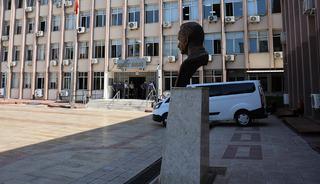 Eğlence mekanının önünde çıkan silahlı ve bıçaklı kavganın şüphelileri adliyeye sevk edildi