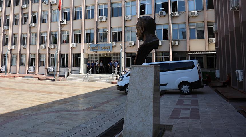 Eğlence mekanının önünde çıkan silahlı ve bıçaklı kavganın şüphelileri adliyeye sevk edildi