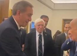 Bahçeli, DEM Partililerle tokalaşıp tebrik etti