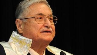 Eski Bakan Hasan Celal Güzel hayatını kaybetti!