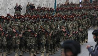 Suriye'de ordu teyakkuzda! Şara kamuflajı giydi