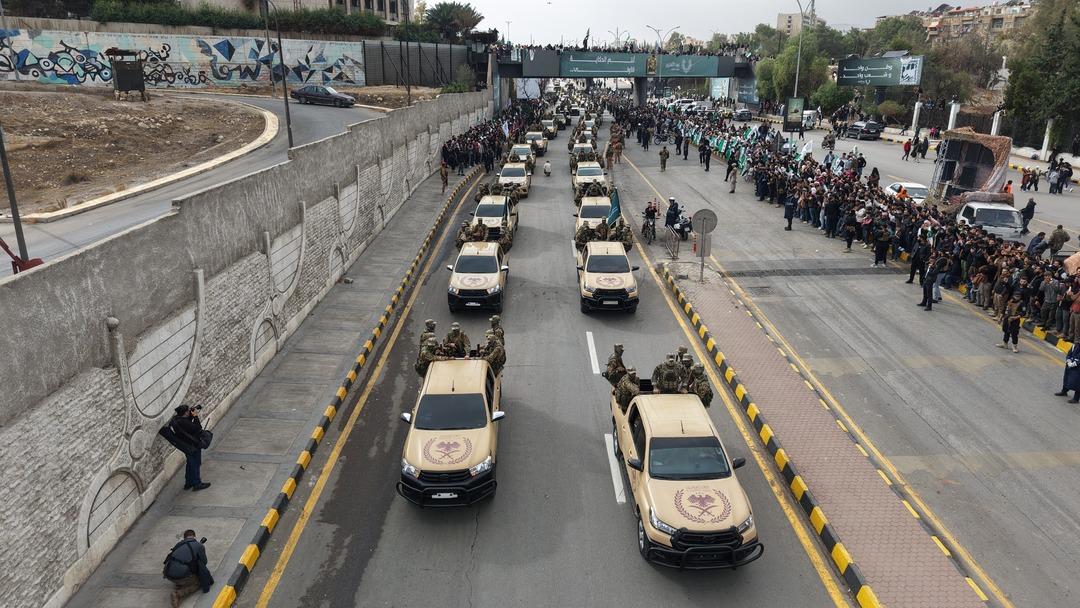 Suriye de ordu teyakkuzda! Şara kamuflajı giydi, 80 bin asker operasyon için hazır 5