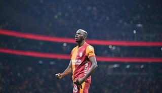 Bu akşam bir gol bile atsa tarihe geçecek!