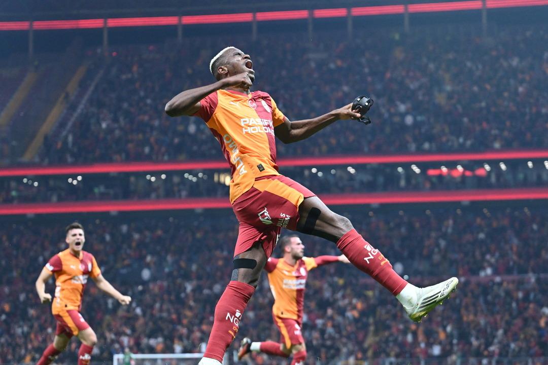 Osimhen için rekor gecesi olabilir! Tarihe geçmek için 1 gol yetiyor 1