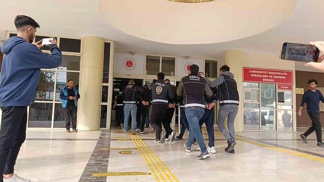 Şanlıurfa’da silahlı saldırıya ilişkin 4 şüpheli adliyede 1