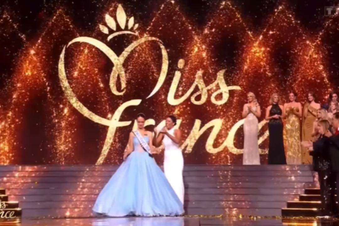 Güzellik yarışmasında skandal! Kuliste yarışmacılardan çirkin sözler: “Sadece bir grup şişman…!” 3