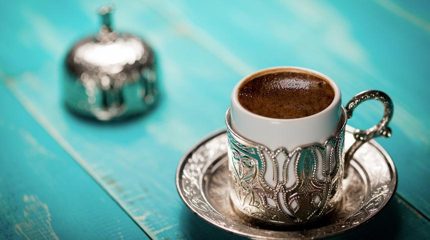 Kahvenin yanında neden su içilir? 