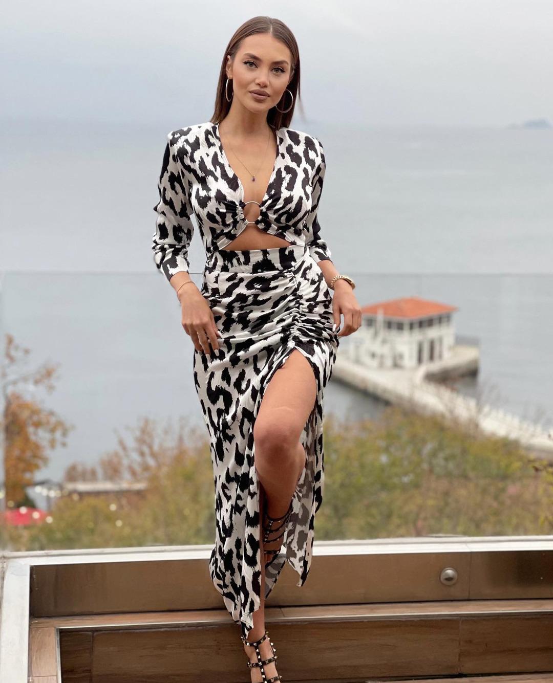 İş insanının doğum gününde olay çıktı! Model, turist kızı darp etti 4