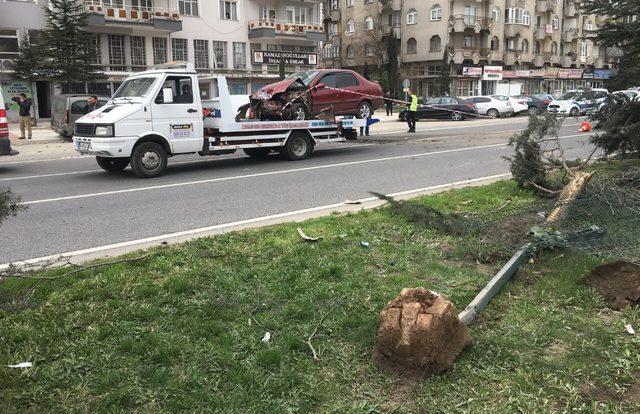 Uşak’ta trafik kazası: 3 yaralı