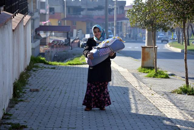 Terörün yarım bıraktığı okuma hayalini, kucağındaki bebekle gerçekleştiriyor