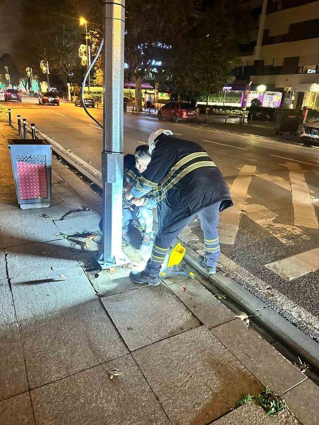 Bağdat Caddesi’nde yılbaşı ışık süslemeleri alev aldı, facianın eşiğinden dönüldü 3
