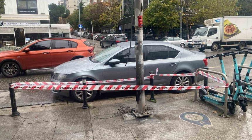 Bağdat Caddesi’nde yılbaşı ışık süslemeleri alev aldı, facianın eşiğinden dönüldü