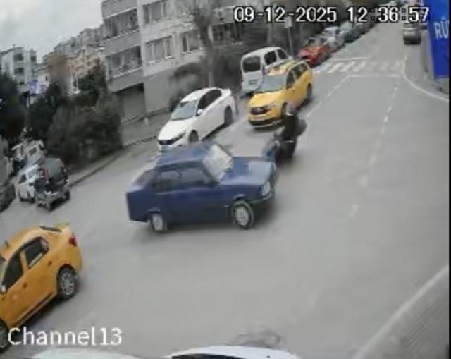 Bursa’da otomobile çarpan motosikletli ağır yaralandı 4