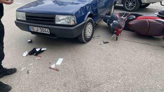 Bursa’da otomobile çarpan motosikletli ağır yaralandı