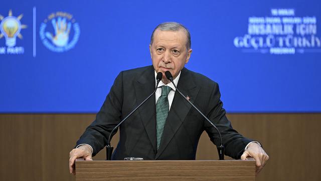 Cumhurbaşkanı Erdoğan'dan Özgür Özel'e 'dede' yanıtı: 'Haddini aşarak sormuş'