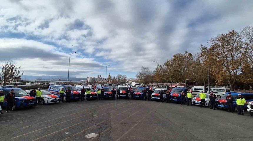 Tekirdağ’da emniyet ve jandarmaya yeni araçlar teslim edildi