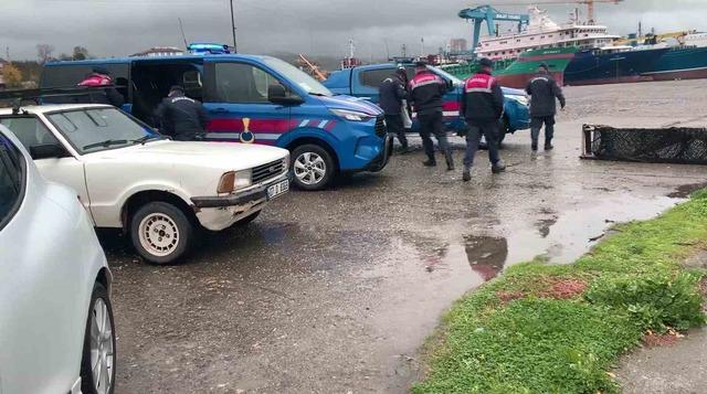 Ordu’da su alarak batma tehlikesi olan tekneye ekipler müdahale etti 1