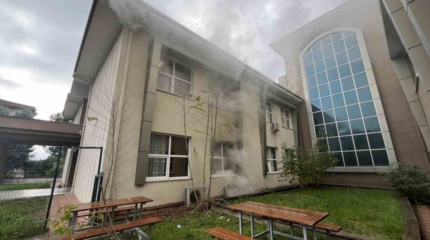 Kocaeli’de ilkokulda yangın paniği