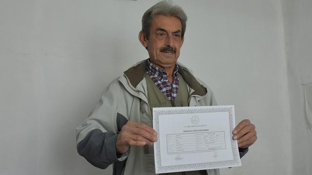 Üç dil biliyordu: Liseyi 70 yaşında bitiren emekli, üniversite sınavına hazırlanıyor!