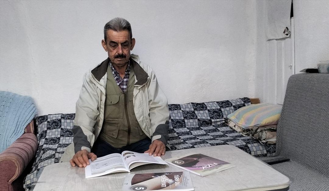 Üç dil biliyordu: Liseyi 70 yaşında bitiren emekli, üniversite sınavına hazırlanıyor! 1