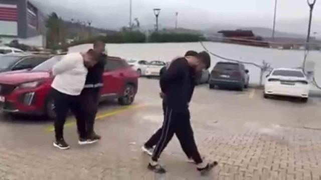 İskenderun’da kasten yaralama ve tehdit şüphelisi 3 kişi tutuklandı